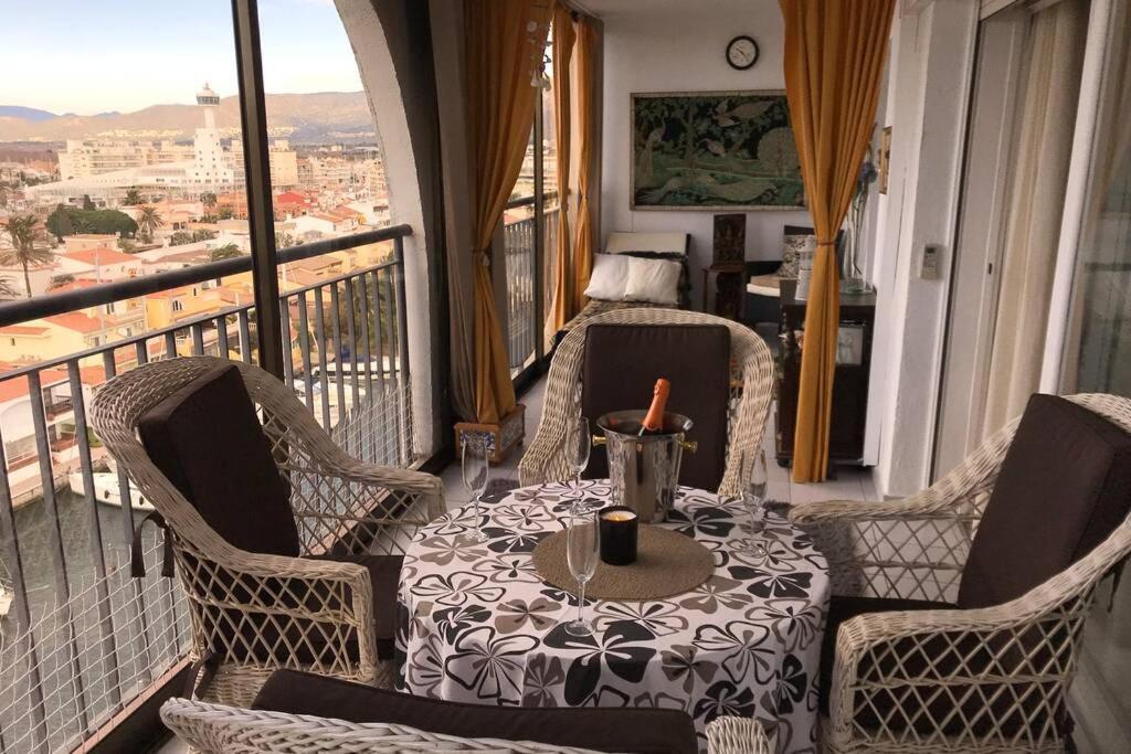 Lux Apt 1Er Ligne Mer!Grande Terrasse Vue Superbe! Empuriabrava Exterior foto